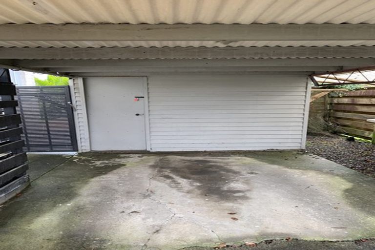 Photo of property in 1/11 Ballater Place, Highland Park, Auckland, 2010