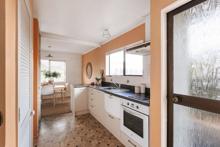 Photo of property in 37 Lloyd Street, Parkvale, Tauranga, 3112