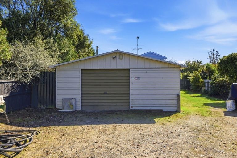 Photo of property in 20 Queens Avenue, Waikuku Beach, 7402