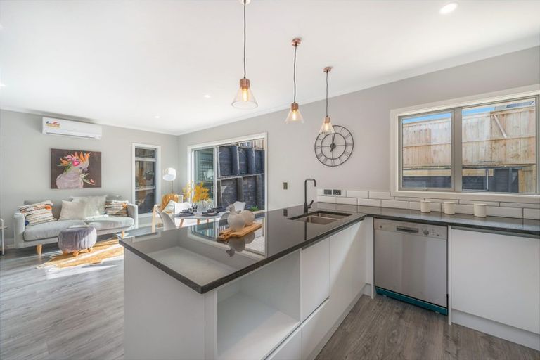 Photo of property in 10/15u Onukutara Place, Huntington, Hamilton, 3281