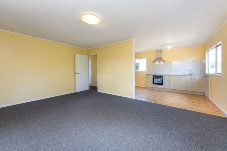 Photo of property in 25 Katrina Place, Massey, Auckland, 0614
