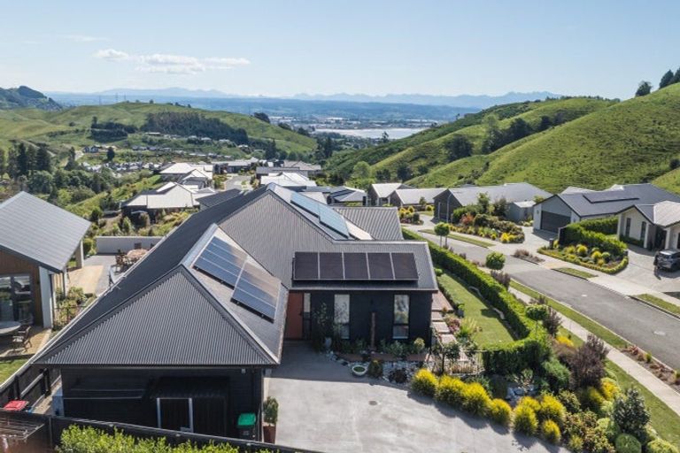 Photo of property in 17 Huntaway Close, Stoke, Nelson, 7011