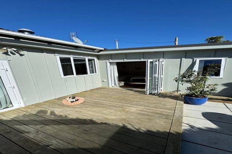 Photo of property in 55 Sunset Road, Totara Vale, Auckland, 0632