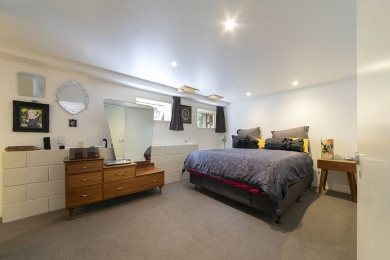 Photo of property in 18 George Herring Place, Glen Eden, Auckland, 0602