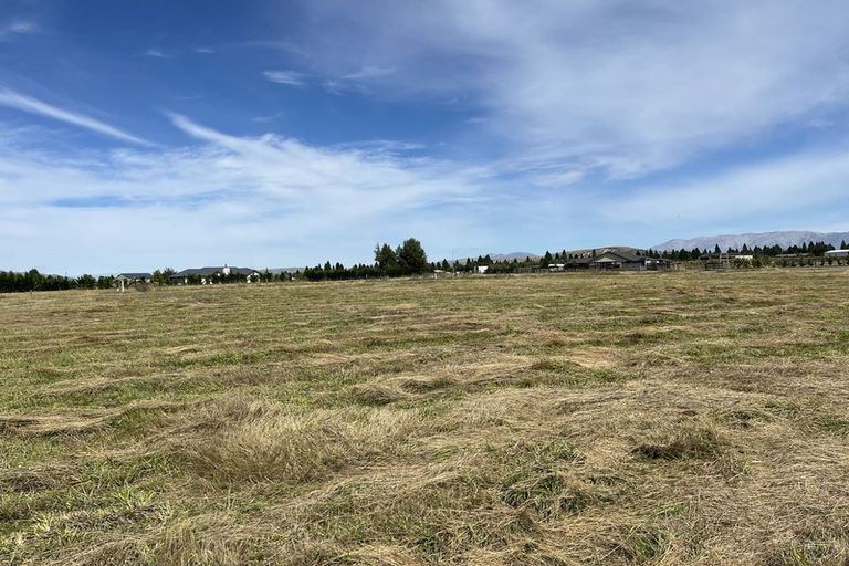 Photo of property in 2 Neuman Road, Twizel, 7901