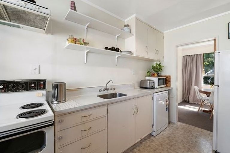 Photo of property in 42a Hicks Close, Whitby, Porirua, 5024