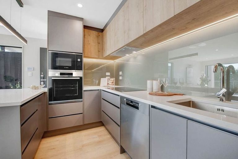 Photo of property in 1/32 Beulah Avenue, Rothesay Bay, Auckland, 0630