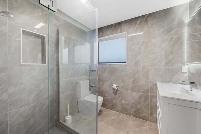 Photo of property in 74a Walworth Avenue, Pakuranga Heights, Auckland, 2010