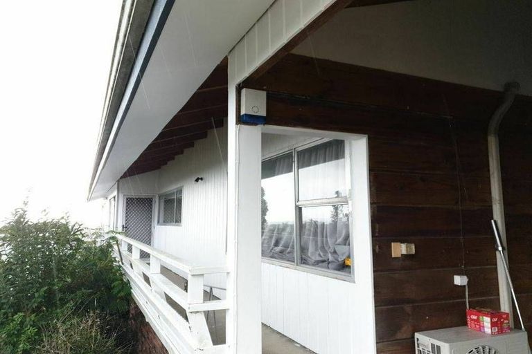 Photo of property in 85a Colwill Road, Massey, Auckland, 0614