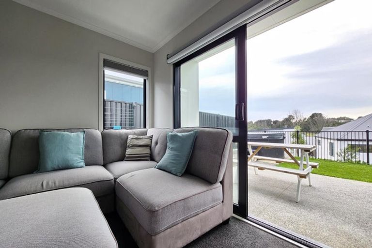 Photo of property in 24 Hokioi Drive, Kenepuru, Porirua, 5022