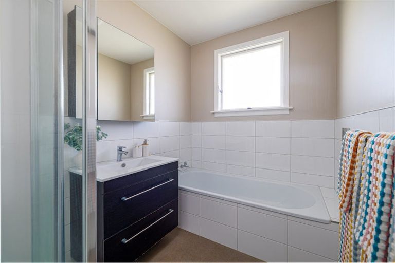 Photo of property in 139 Hamilton Avenue, Ilam, Christchurch, 8041