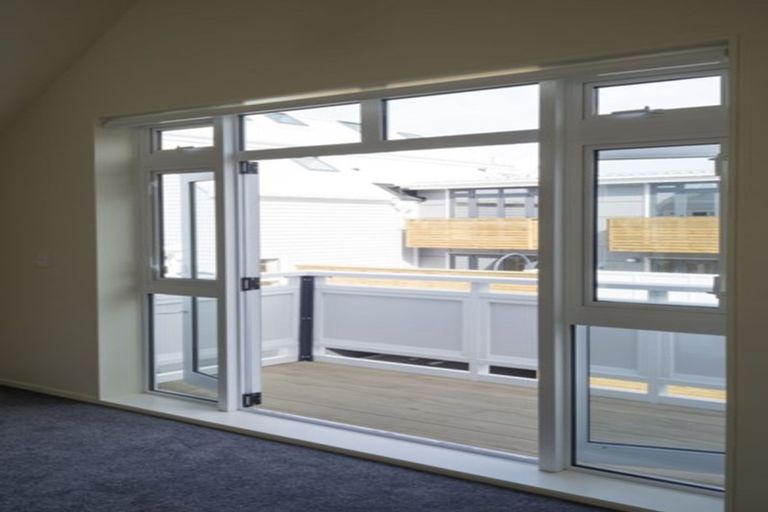 Photo of property in Pirie Street Townhouses, 18/35u Pirie Street, Mount Victoria, Wellington, 6011