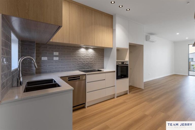 Photo of property in 27 Tieke Lane, Massey, Auckland, 0614