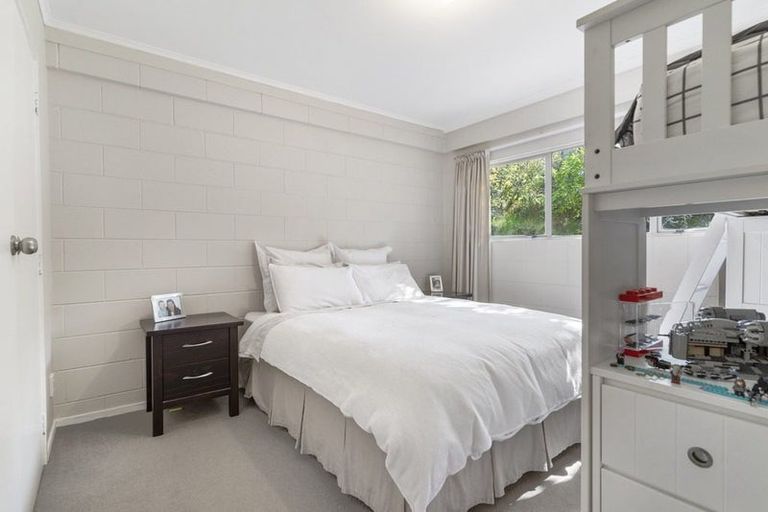 Photo of property in 1/98 Lincoln Park Avenue, Massey, Auckland, 0614