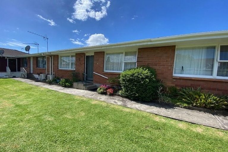 Photo of property in 2/8 Fraser Road, Papatoetoe, Auckland, 2025