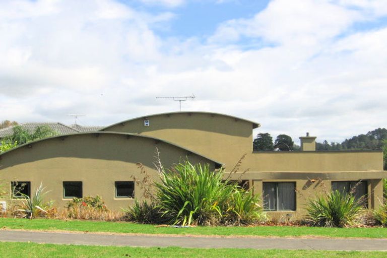 Photo of property in 87 Fernhill Way, Oteha, Auckland, 0632