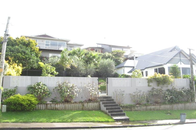 Photo of property in 2/5 Colmar Road, Mellons Bay, Auckland, 2014