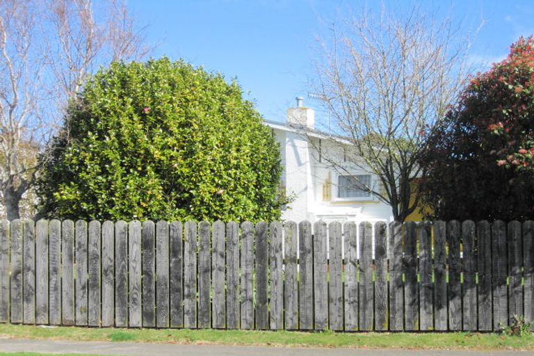 Photo of property in 14 Ross Street, Levin, 5510