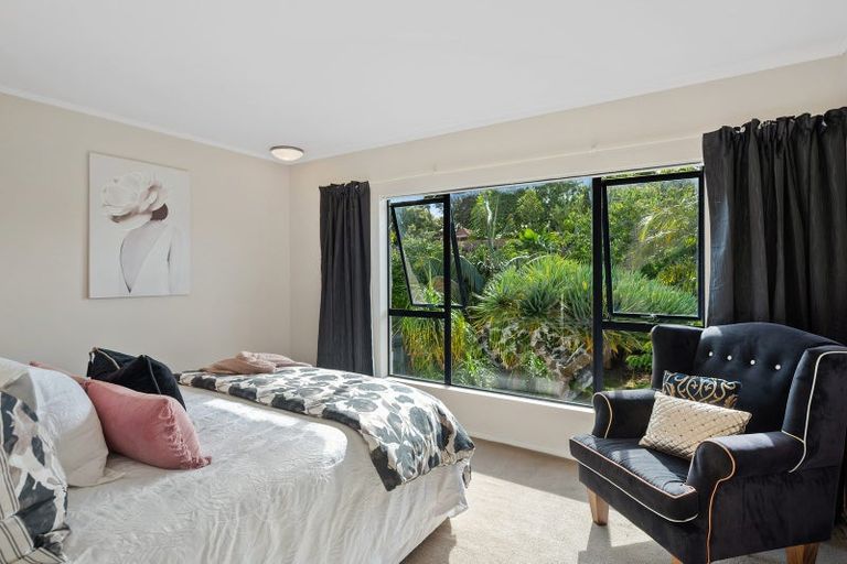 Photo of property in 6 Odin Place, Beach Haven, Auckland, 0626