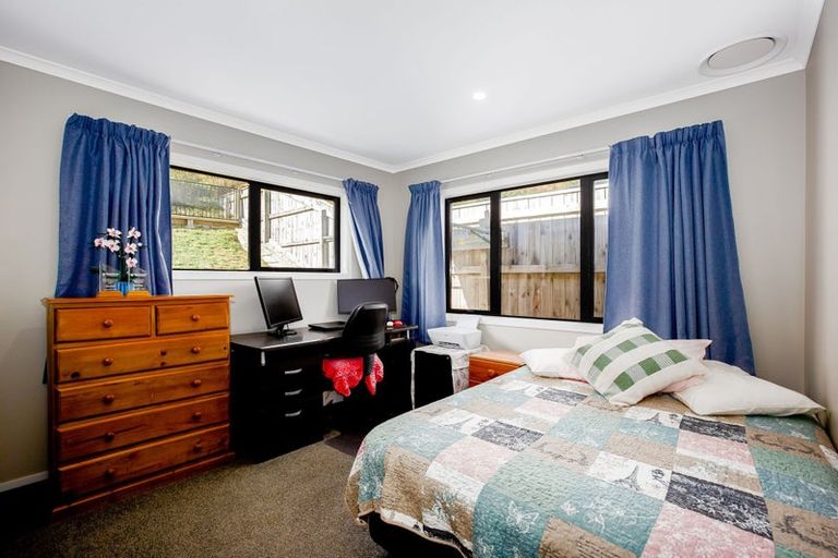 Photo of property in 24 Queen Charlotte Drive, Aotea, Porirua, 5024