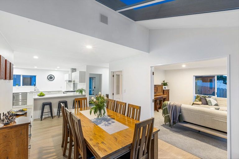 Photo of property in 3 Lakeside Drive, Orewa, 0931