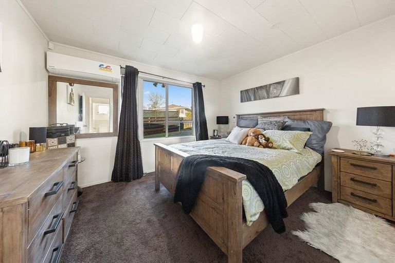 Photo of property in 2/9 Heathberry Close, Papatoetoe, Auckland, 2025
