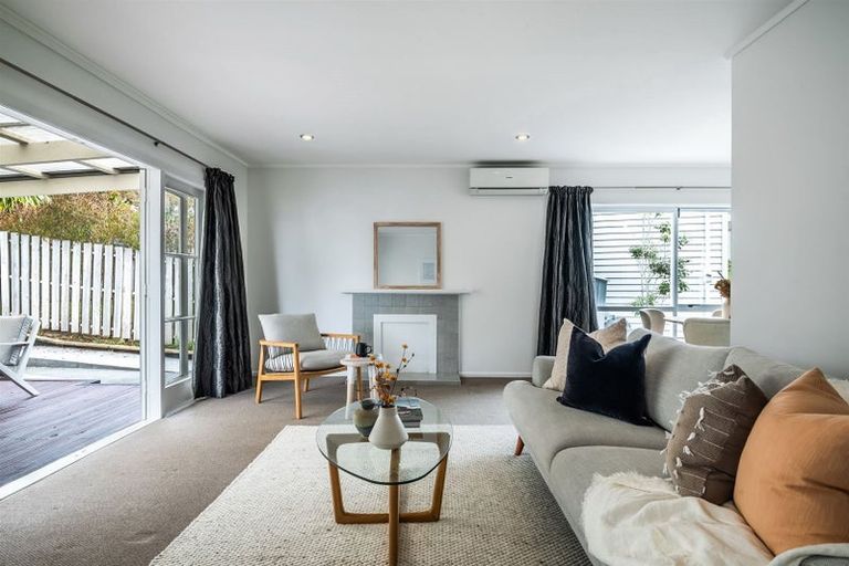 Photo of property in 14a Saffron Street, Birkdale, Auckland, 0626