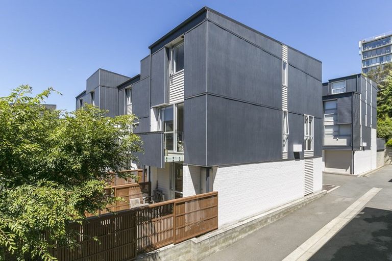 Photo of property in Altar Apartments, 44/120u Rintoul Street, Newtown, Wellington, 6021