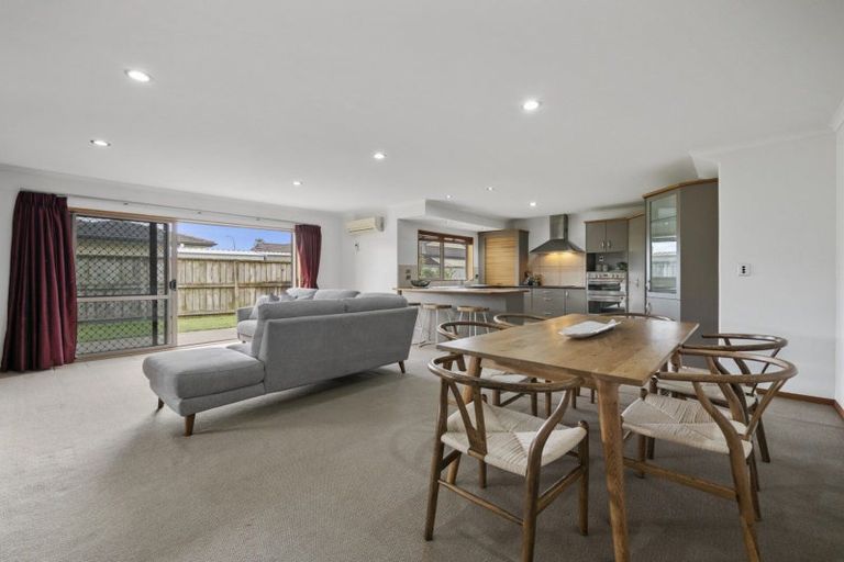 Photo of property in 5 Shire Place, Papamoa Beach, Papamoa, 3118