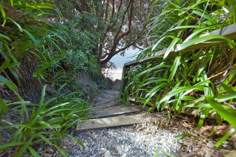 Photo of property in 7a Torkar Road, Clarks Beach, 2122