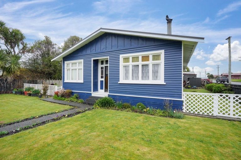 Photo of property in 43 Half Mile Road, Tuatapere, 9620