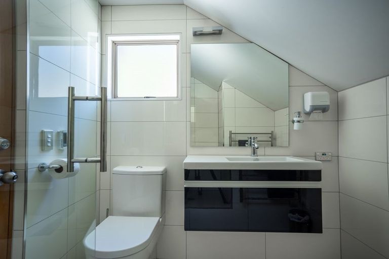 Photo of property in 108 Hallenstein Street, Queenstown, 9300