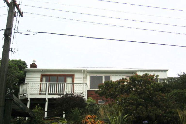 Photo of property in 61 Ranui Crescent, Khandallah, Wellington, 6035