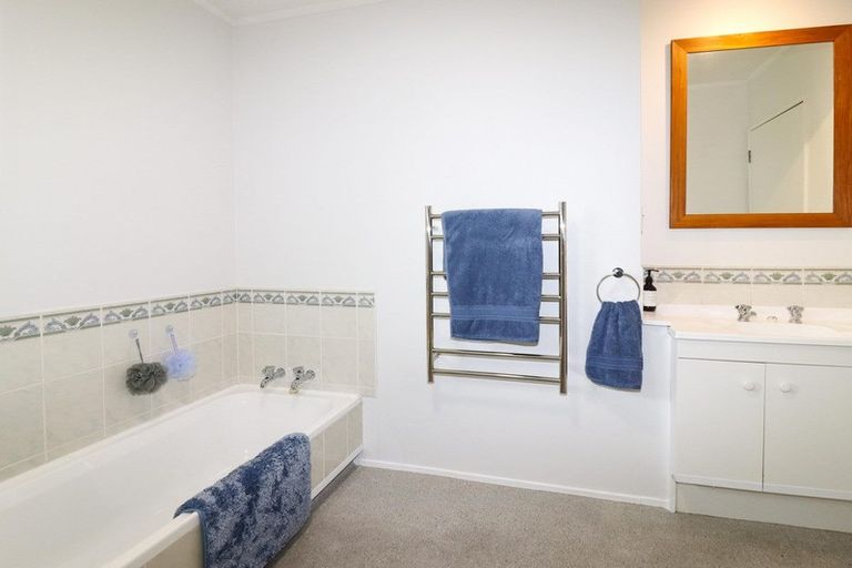 Photo of property in 10 Kereru Place, Masterton, 5810