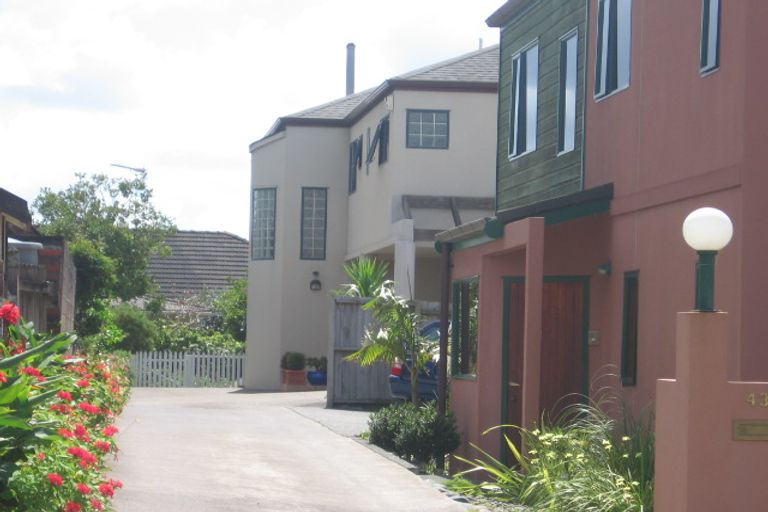 Photo of property in 43a Belmont Terrace, Milford, Auckland, 0620