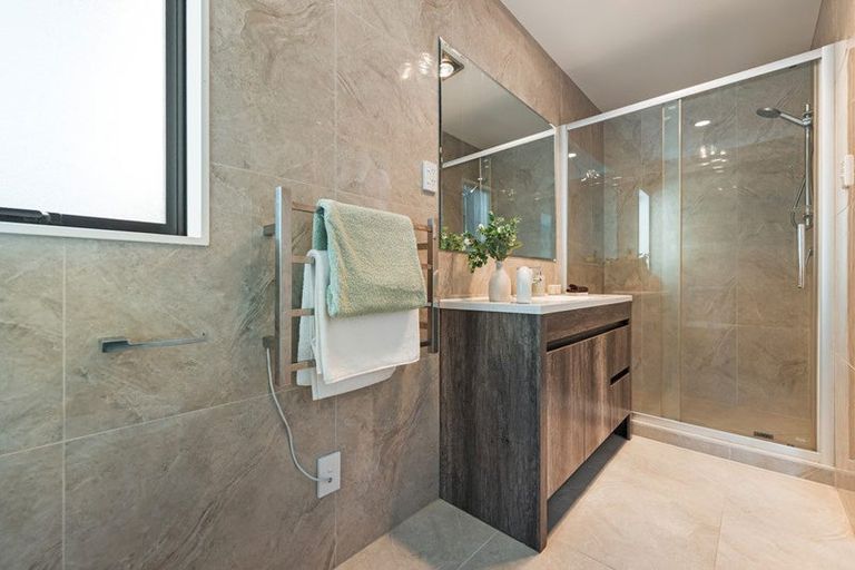 Photo of property in 718b Massey Road, Mangere, Auckland, 2022