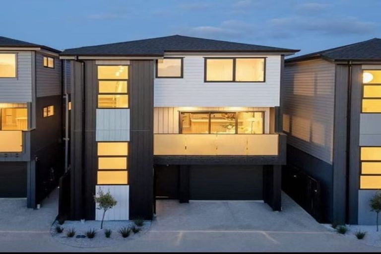 Photo of property in 95d Kervil Avenue, Te Atatu Peninsula, Auckland, 0610