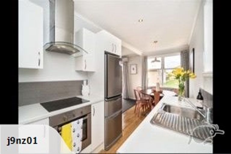 Photo of property in 3/10 Coroglen Avenue, Birkenhead, Auckland, 0626