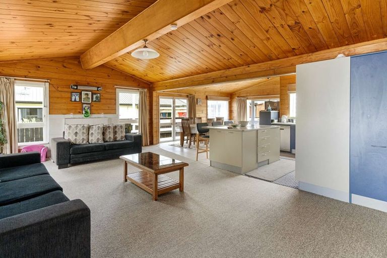 Photo of property in 4 Gordon Paul Place, Tuakau, 2121