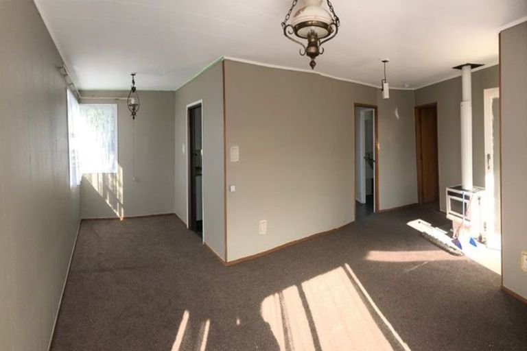 Photo of property in 11 Medina Place, Half Moon Bay, Auckland, 2012