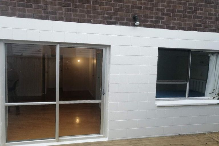 Photo of property in 2/40 Seaview Road, Glenfield, Auckland, 0629