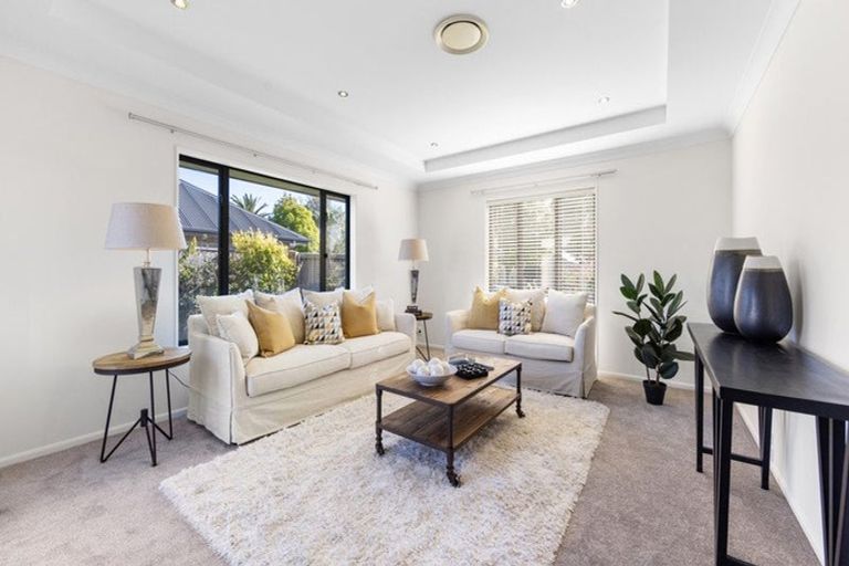 Photo of property in 19 Sovereign Gardens, Halswell, Christchurch, 8025