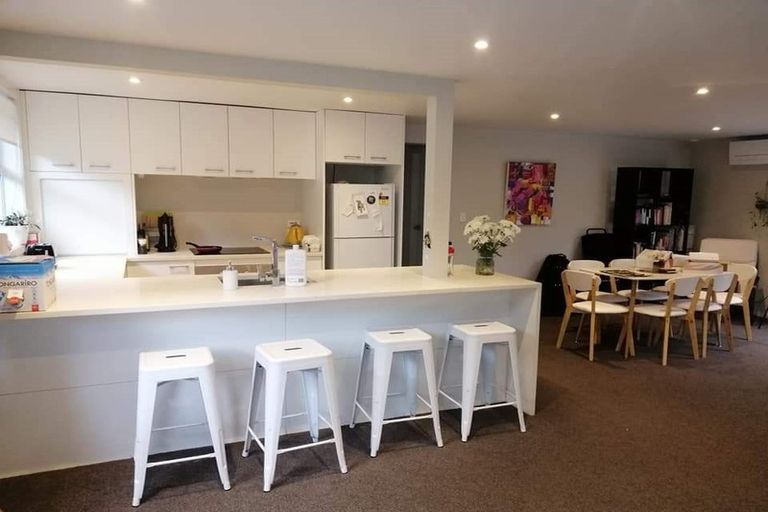 Photo of property in 2/19 Lake Road, Northcote, Auckland, 0627