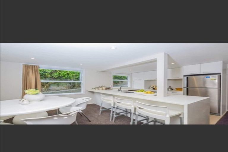 Photo of property in 2/19 Lake Road, Northcote, Auckland, 0627