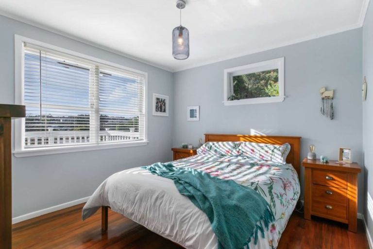 Photo of property in 10 Kia Ora Road, Beach Haven, Auckland, 0626
