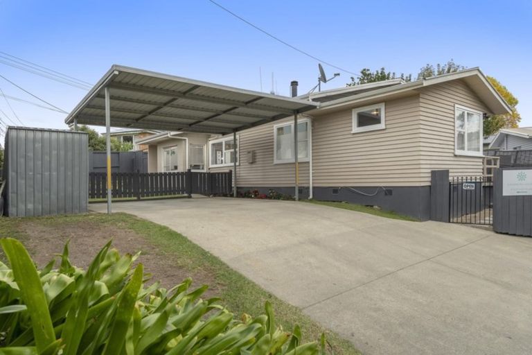 Photo of property in 2a Kaitemako Road, Welcome Bay, Tauranga, 3112