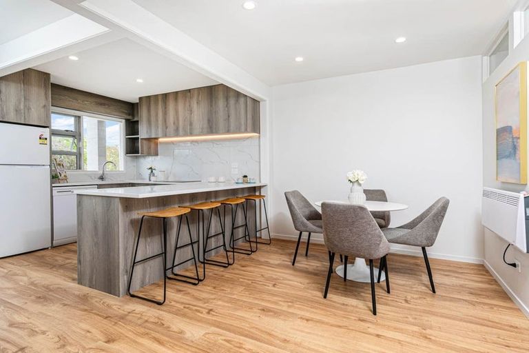 Photo of property in 3/28 Evelyn Place, Hillcrest, Auckland, 0627