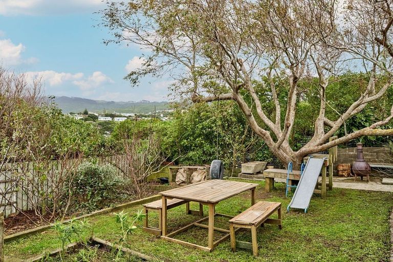 Photo of property in 16 Chaffey Crescent, Titahi Bay, Porirua, 5022