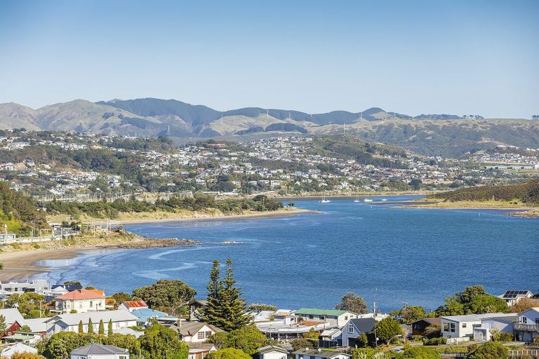 Photo of property in 14 Corlett Road, Plimmerton, Porirua, 5026