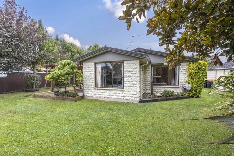 Photo of property in 6 Foster Place, Rangiora, 7400